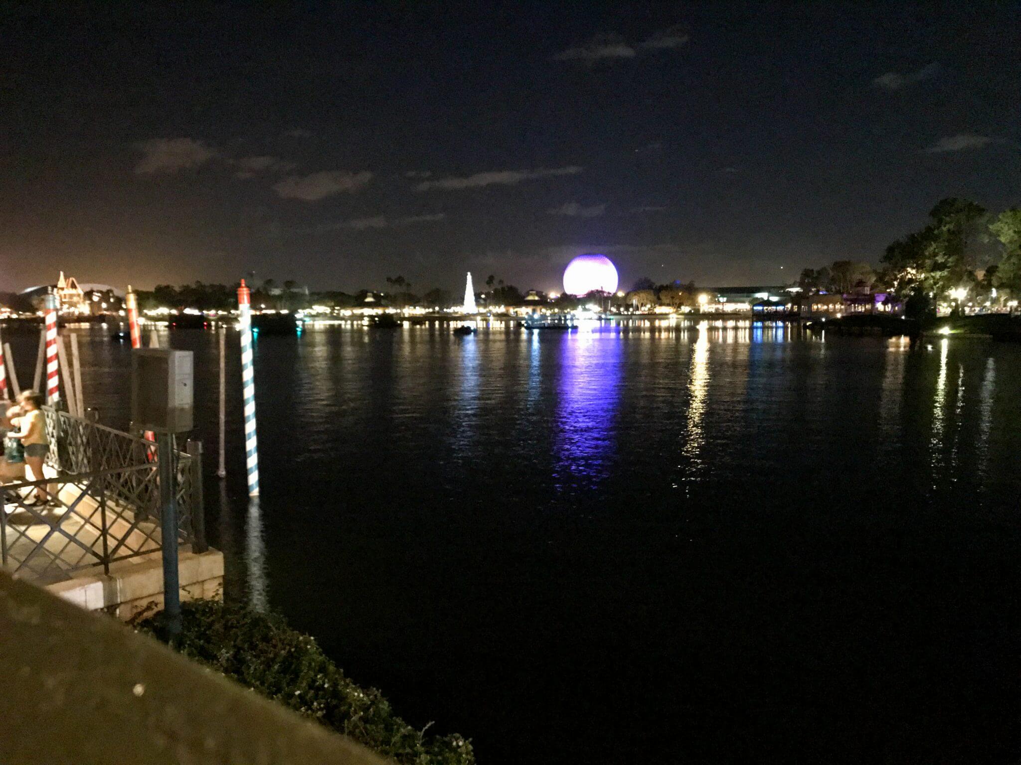 Visiting Epcot with your Extended Family. Tips for keeping the Peace while on vacation to Disney. www.HuntingforRubies.com